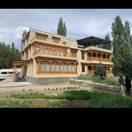 Sindhu Residency Hotel She Exterior foto